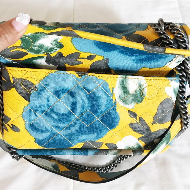 MARC BY MARC JACOBS Jerrie Rose Quilted Rebel 24 crossbody bag Luxury Bags Wallets on Carousell