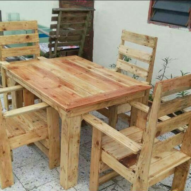 Meja makan berasaskan kayu  pallet  Rumah Perabot 