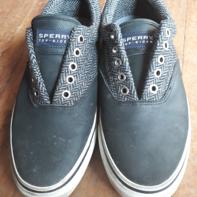 sperry laceless boat shoes