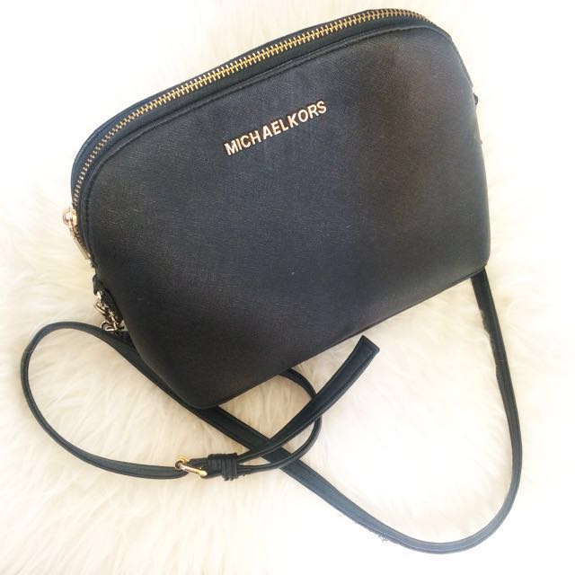 Michael kors sling bag black, Fesyen 