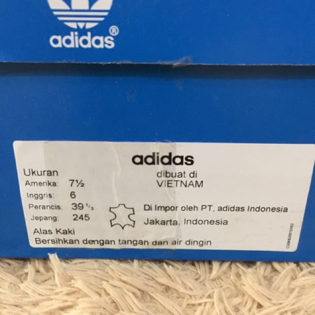 Sepatu Adidas Slip On Original Size 39 1 3 Women S Fashion Women S Shoes On Carousell