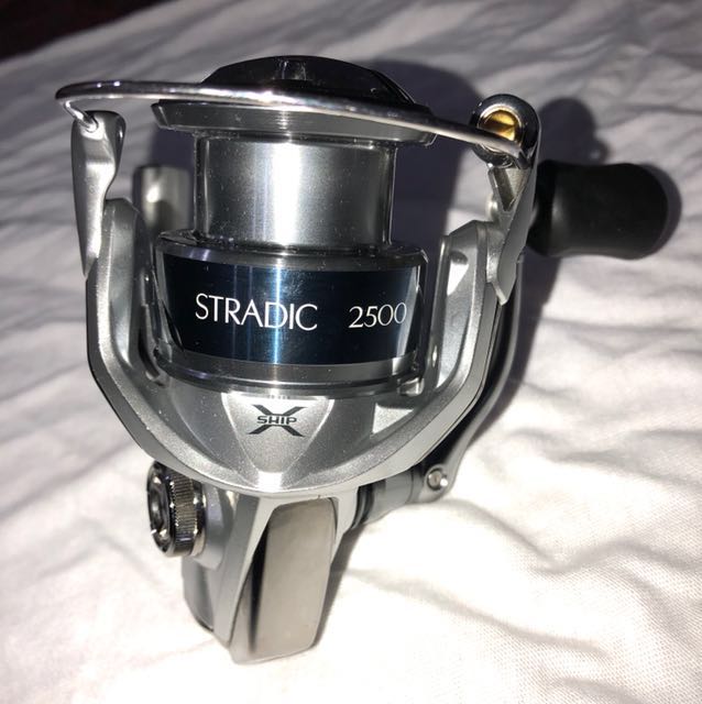 Shimano STRADIC 2500 HG, Sports Equipment, Fishing on Carousell
