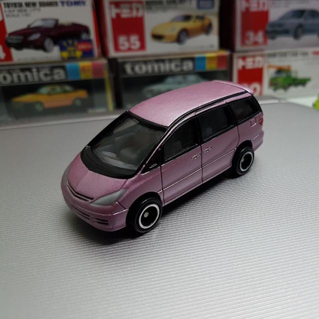 tomica toyota estima