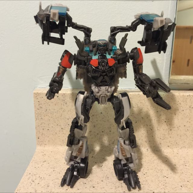 Transformers Dark of the moon Armor Topspin, Hobbies & Toys, Toys