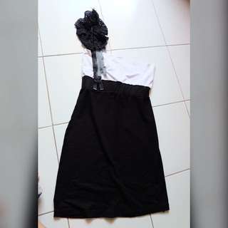 One shoulder dress