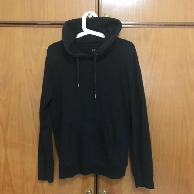 uniqlo black hoodie