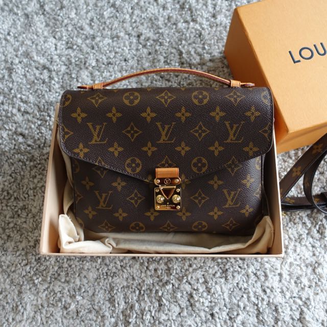 LV Louis Vuitton Monceau Pochette Metis Vintage, Luxury, Bags & Wallets on  Carousell