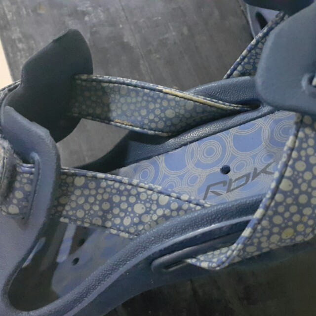 reebok beach sandals