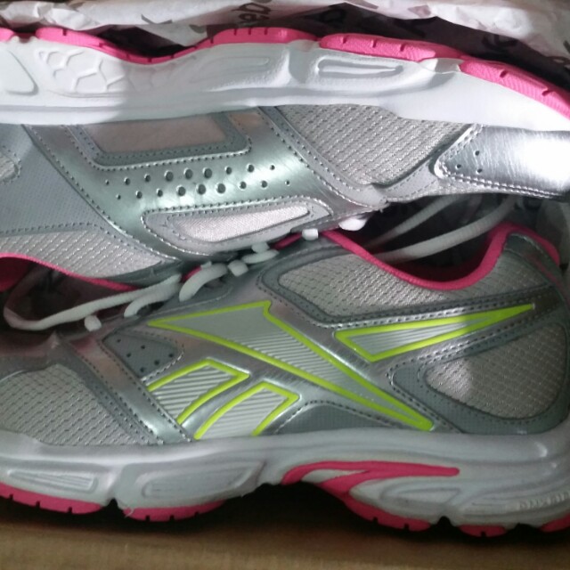 sepatu reebok running