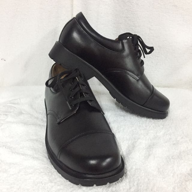 dr kong white sneakers