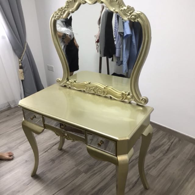 Girly French Vanity Set Furniture Tables Chairs On Carou Girly French Vanity Set