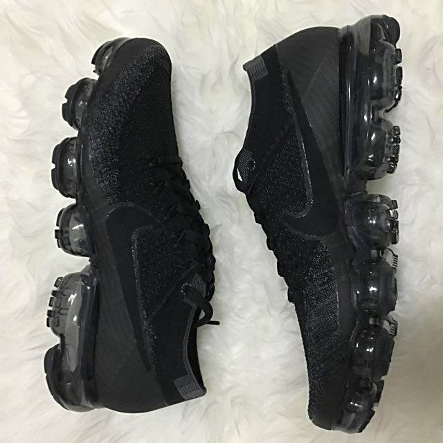 vapormax triple black mens