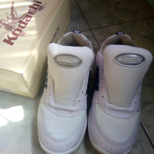 Sepatu Kodachi Original Serba Serbi Others Di Carousell