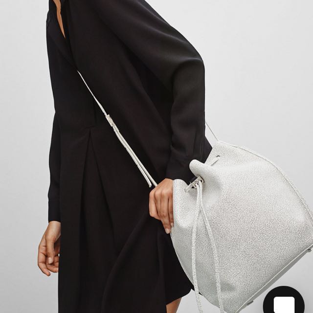 auxiliary bucket bag