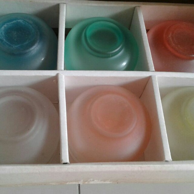 Unduh 9900 Koleksi Gambar Gelas Warna Warni Keren 