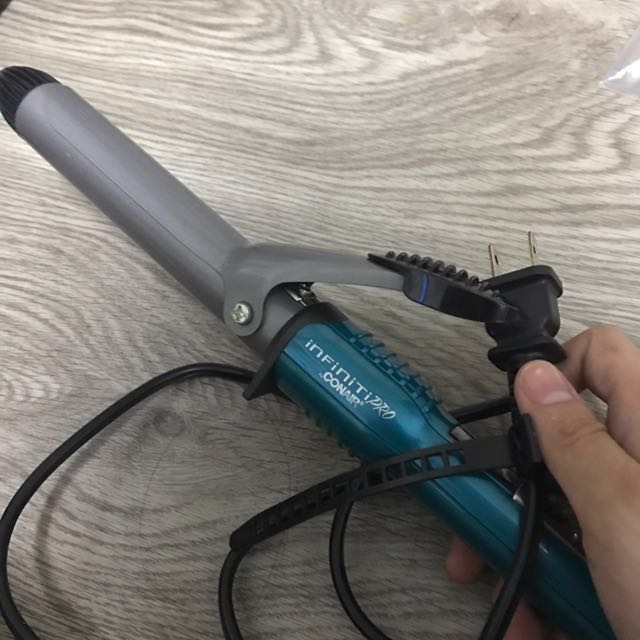 Infiniti Pro by Conair Nano Tourmaline Ceramic Curling Iron 1