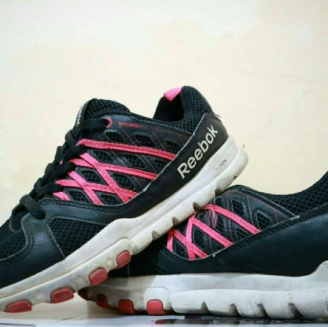 sepatu jogging reebok