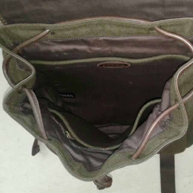 Backpack (Category: Backpacks) located in Singapore. Submitted by saltyduddde (Listing ID 131824338, Image 2). Description: .