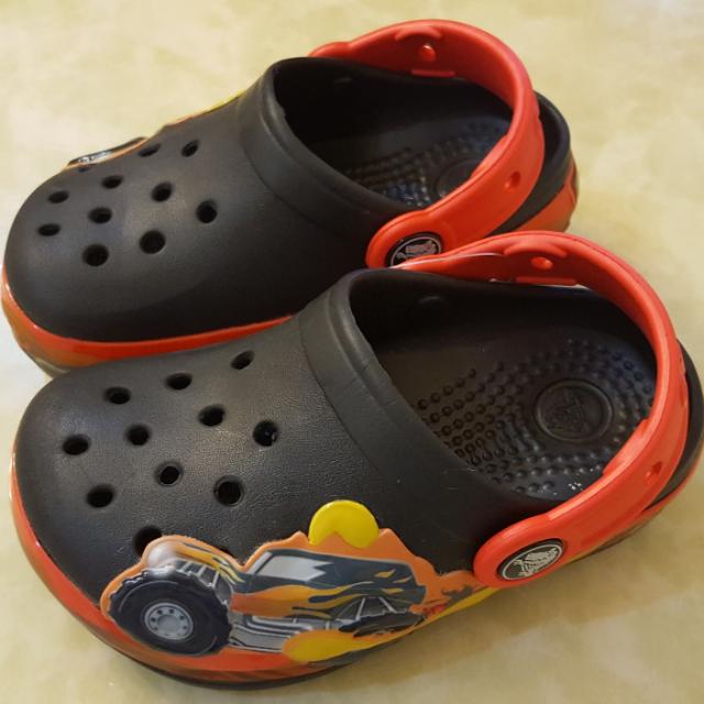 hot wheels crocs