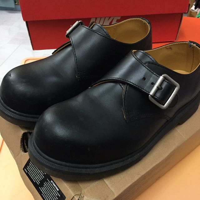 deals on dr martens