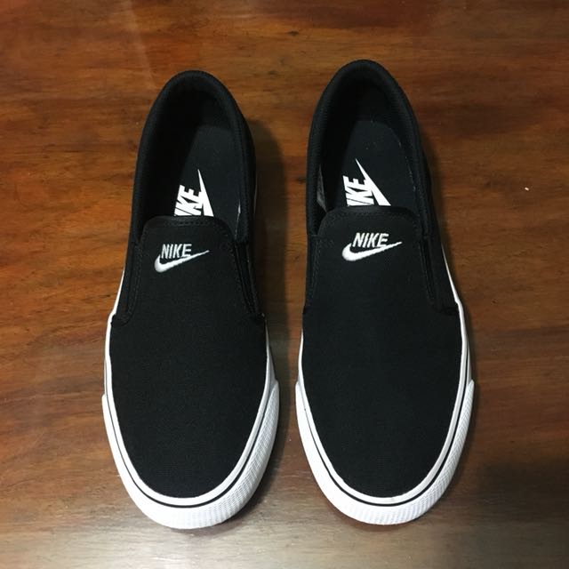 nike toki slip on womens