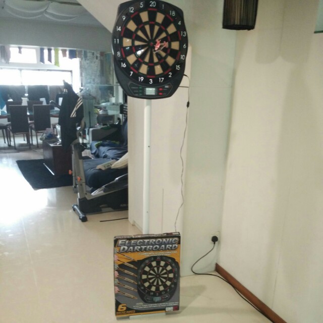 electronic dartboard with DIY stand 