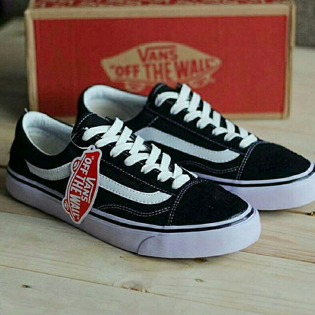  Gambar  Sepatu  Vans Hitam  Putih  Gambar  Sepatu 