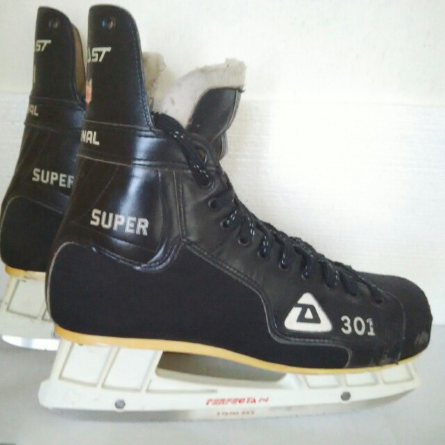 size 8.5 ice skates