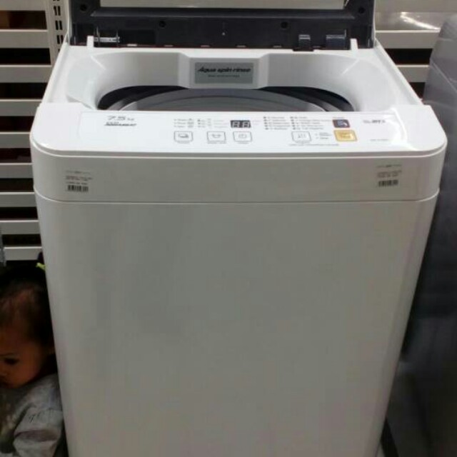 Mesin Basuh Peralatan Dapur Di Carou Tunjuk Banyak Lagi Peralatan Dapur Photo