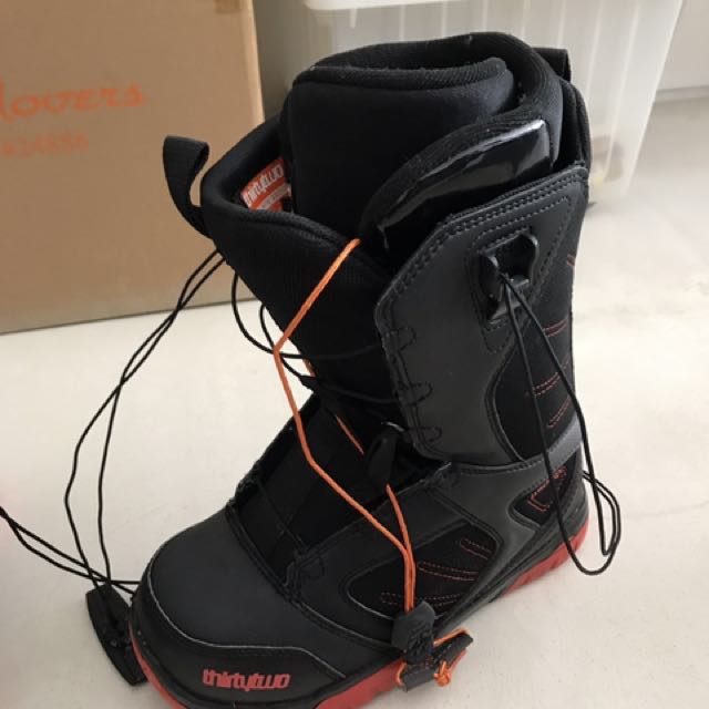 32 snowboard boots