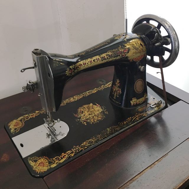 Vintage Singer Sewing Machine With Cabinet Furniture Home Decor Antiques On Carousell