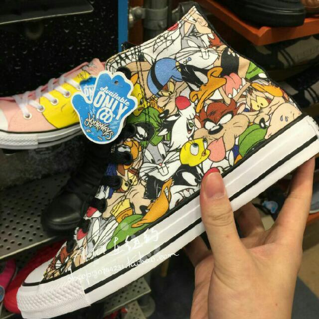 Looney tunes store converse journeys