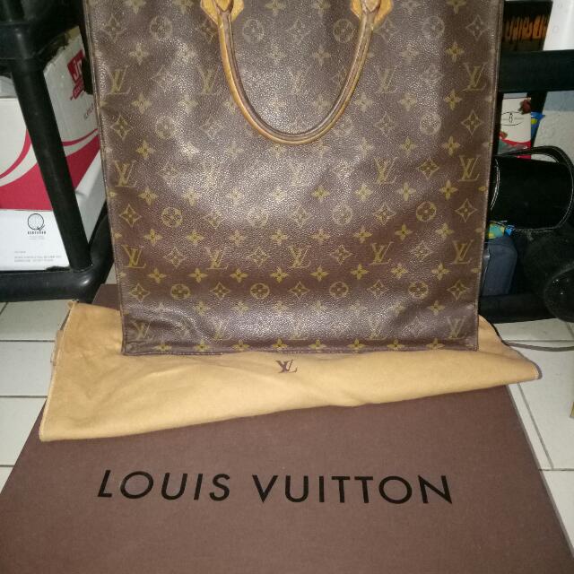 louis vuitton flat bag