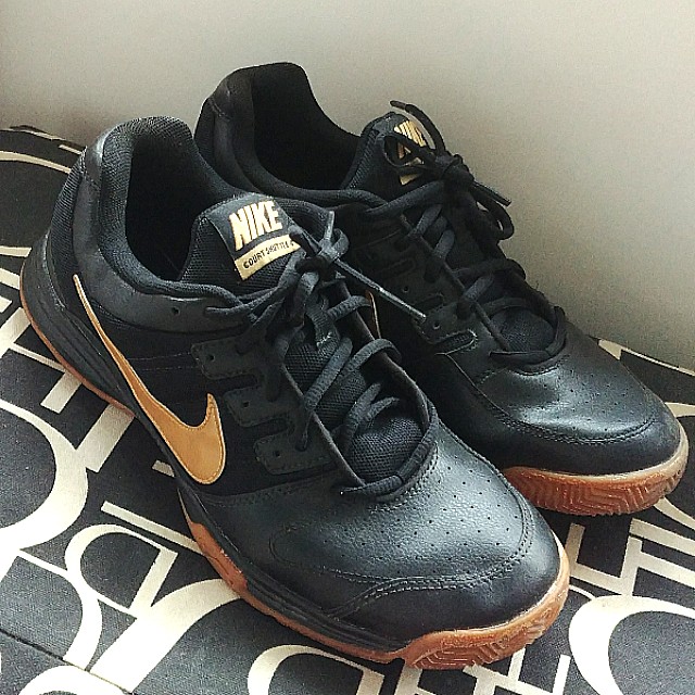 Headquarters type Be excited Nike Shuttle 4 Court Shoes, Women's Fashion, Footwear, Sneakers on Carousell