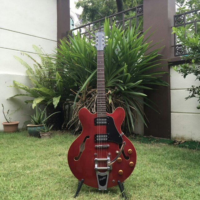 Samick semi store hollow body electric