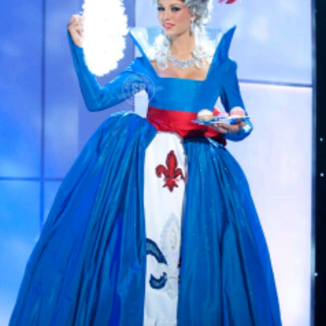 Ms France Un Costume Holloween Costume Look Like Princess Used Last Oct 27 Women S Fashion Clothes On Carousell