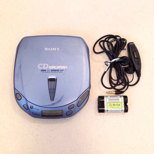 90s Vintage SONY CD Walkman Discman Portable CD Player in Sliver Future