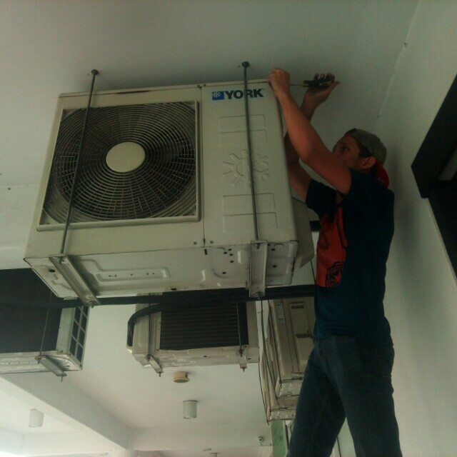 Aircond services, Community on Carousell