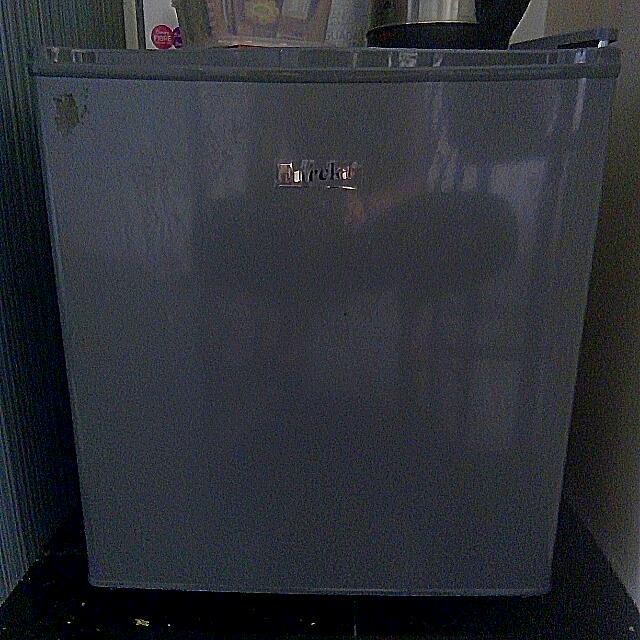 Eureka Mini Fridge, TV & Home Appliances, Kitchen Appliances