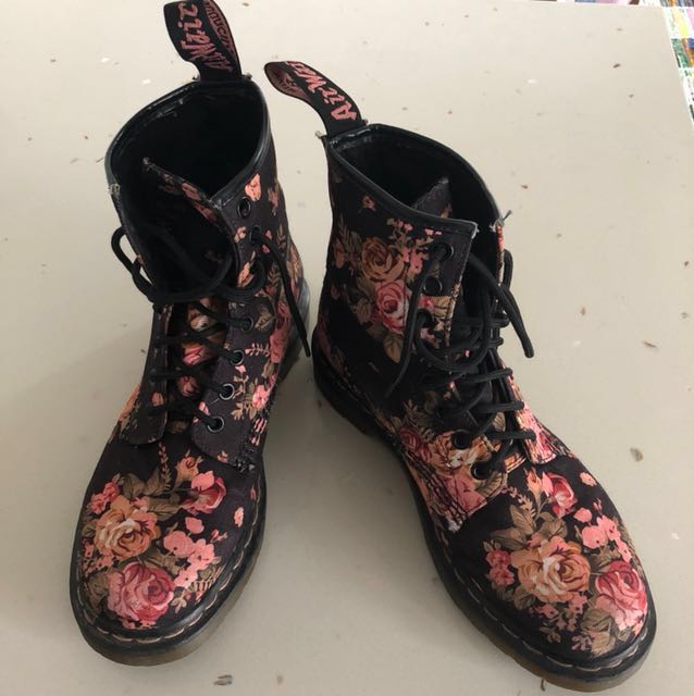 ladies doc martens size 6