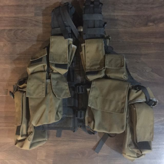 SADF (South African Defence Force) M83 Vest. Made by Specifico, Sports ...