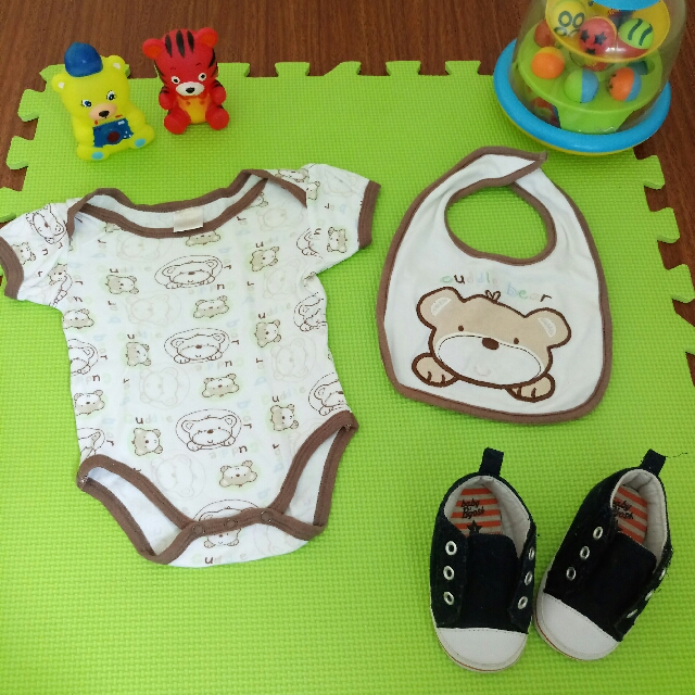 Sandy Simon Onesie W Bib 3 6months Happycarouween Babies Kids Babies Apparel On Carousell