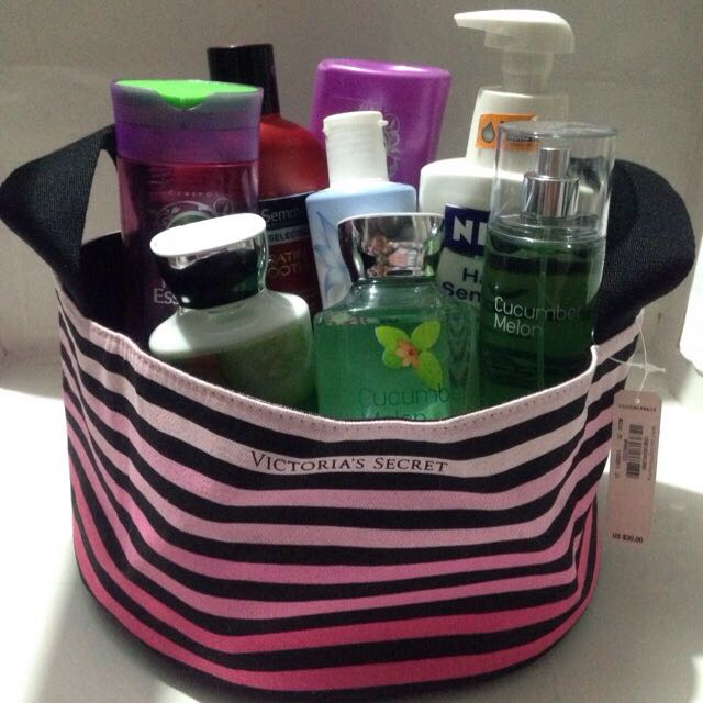 Victoria's Secret Beauty Carry All, Bathroom Organizer Bag, Women's Fashion, Bags & Wallets