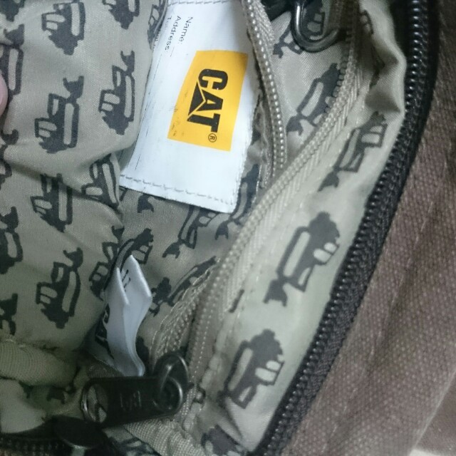 Caterpillar sling bag (Category: Wallets & Card Holders) located in Quezon City. Submitted by babayaga07 (Listing ID 135808777, Image 2). Description: Used but not abused, madumi lang slight negotiable 09777407000 hindi Lagi online.