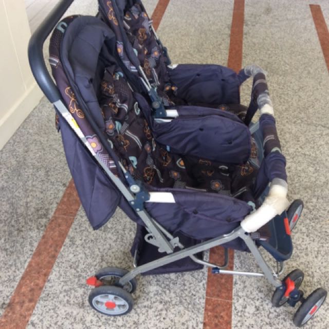 honey and harry pram