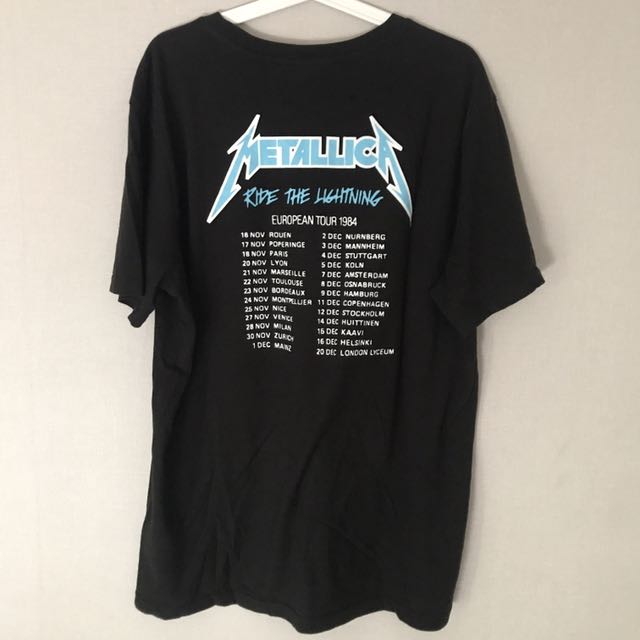 H M Metallica Ride The Lightning Tour Merch Tee Fesyen Pria Pakaian Di Carousell