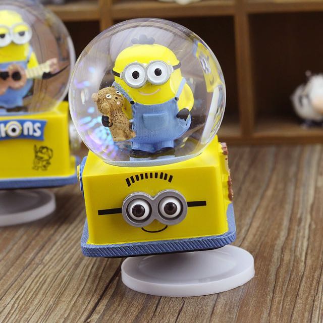 Minions Musical Crystal Ball Snow Globe, Hobbies & Toys, Toys & Games