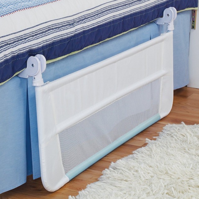 Munchkin bed rail, Babies & Kids, Baby Nursery & Kids Furniture, Bed