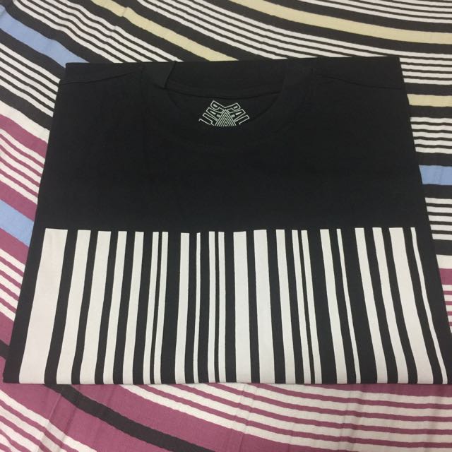 Palace Par Code Tee Men S Fashion Clothes On Carousell