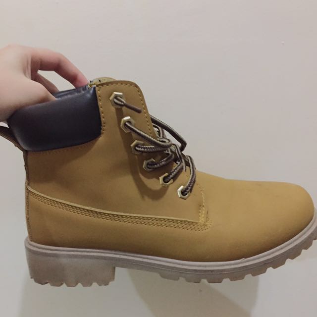 repriced timberland inspired boots for women size 7 preloved timberland size 7